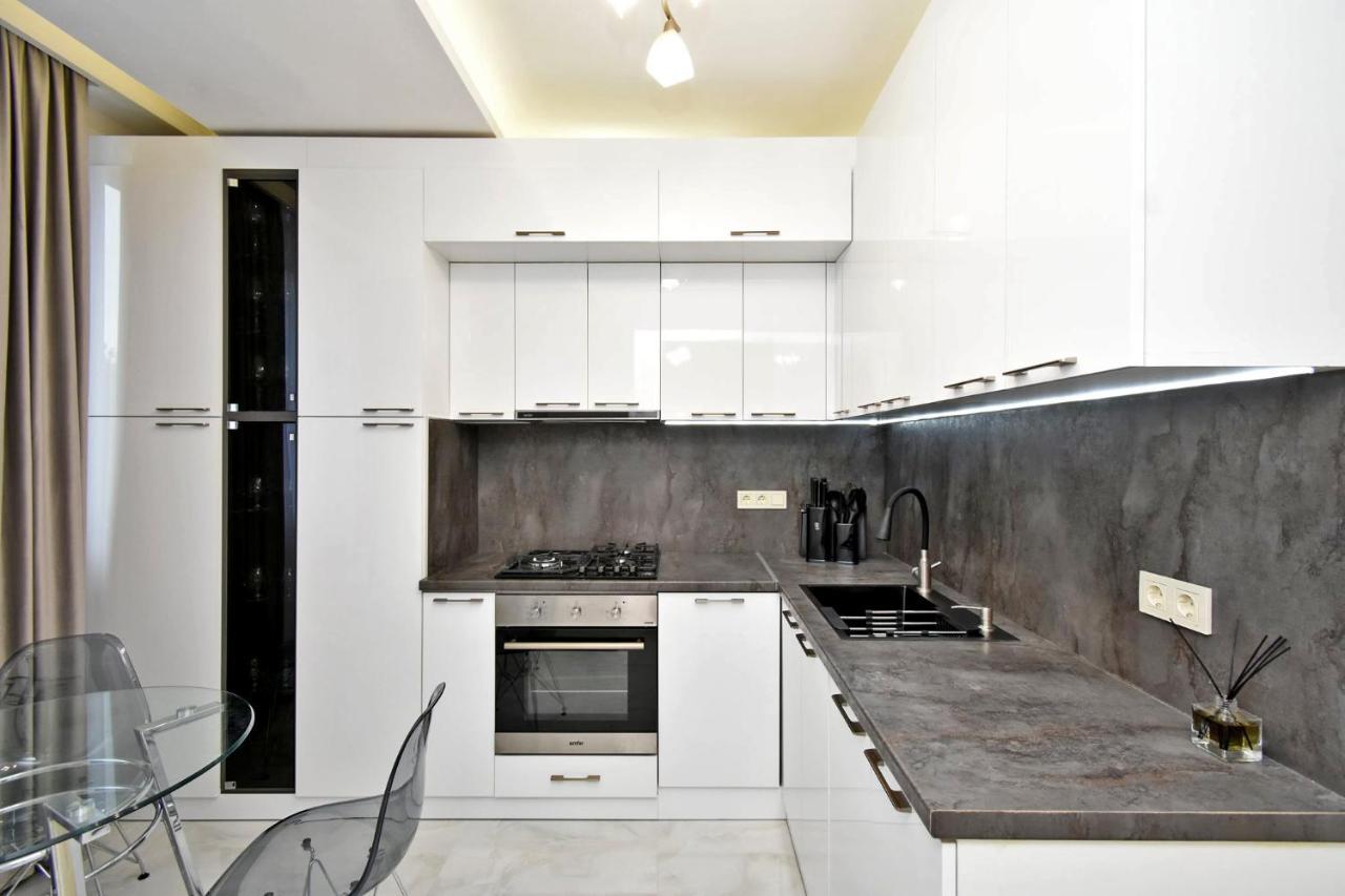 Apart House In Centr Koghbaci Strit Erivan Exterior foto