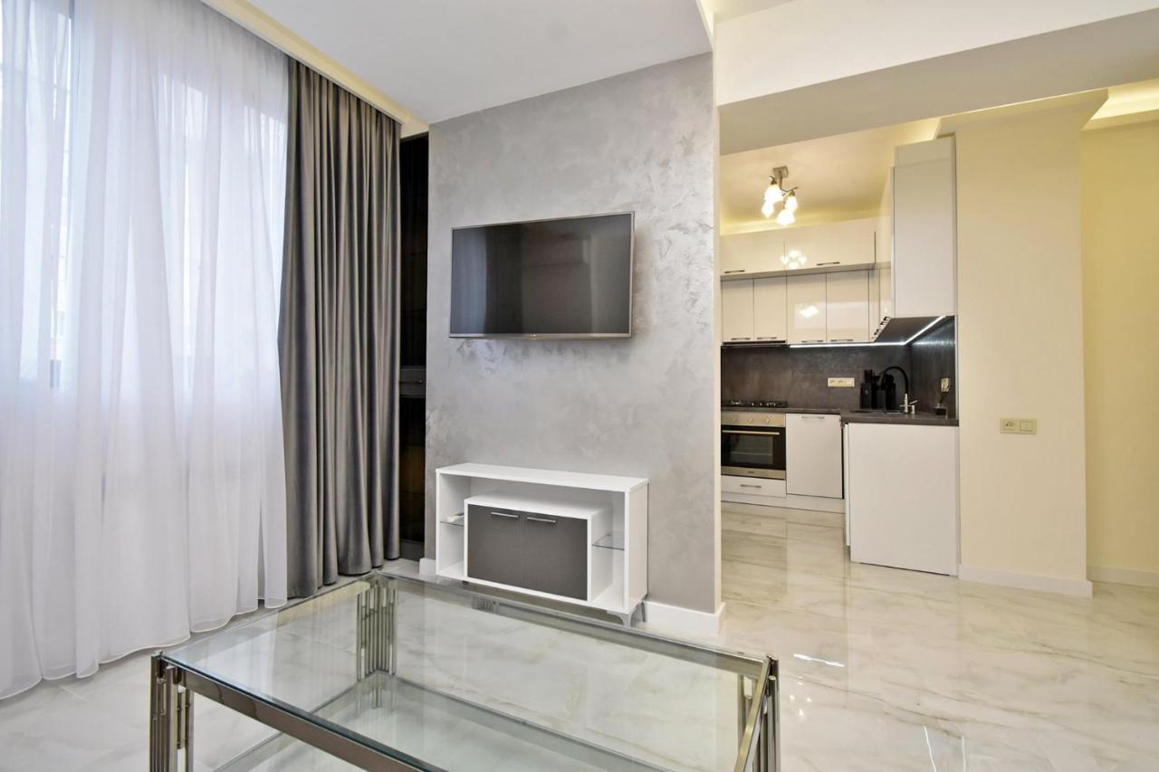 Apart House In Centr Koghbaci Strit Erivan Exterior foto