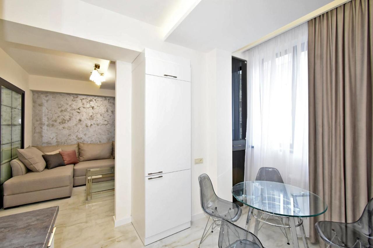 Apart House In Centr Koghbaci Strit Erivan Exterior foto