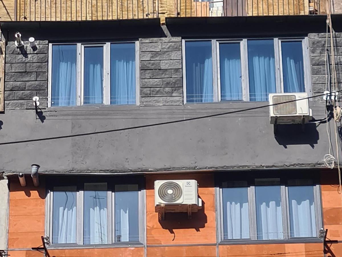 Apart House In Centr Koghbaci Strit Erivan Exterior foto